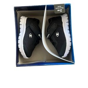 2W Champion baby shoes